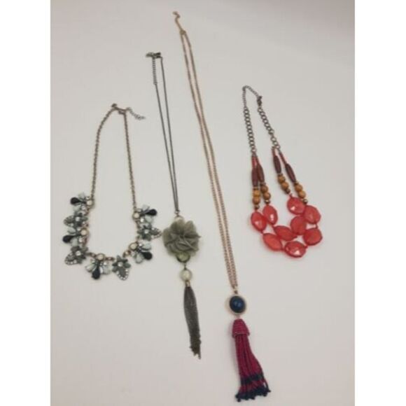 LOT of 4 Statement Necklaces Costume Jewelry-Various sizes - Picture 1 of 6